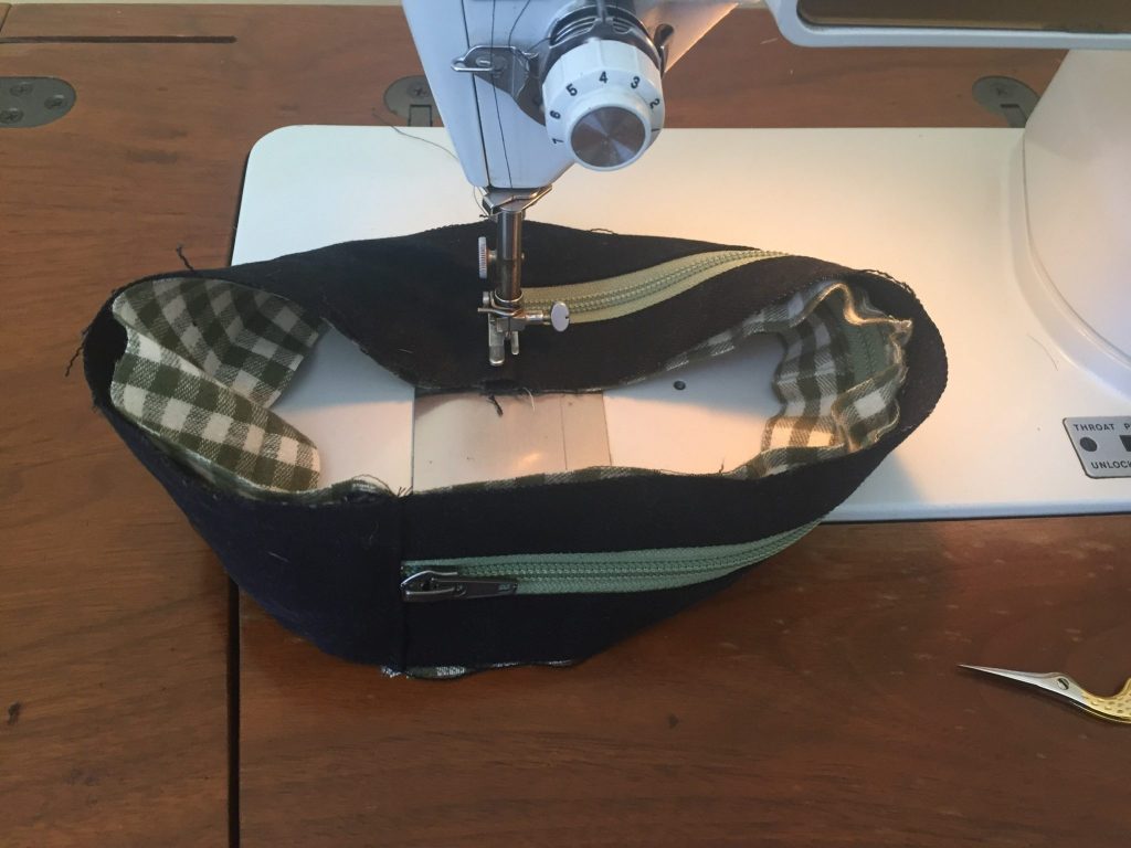 Sewing process of Fennel Fanny Pack 